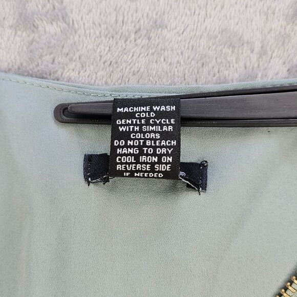 Rue21 Womens half sleeved Shirt with Zipper on collar, Sheer.  Size Medium. - Picture 2 of 5